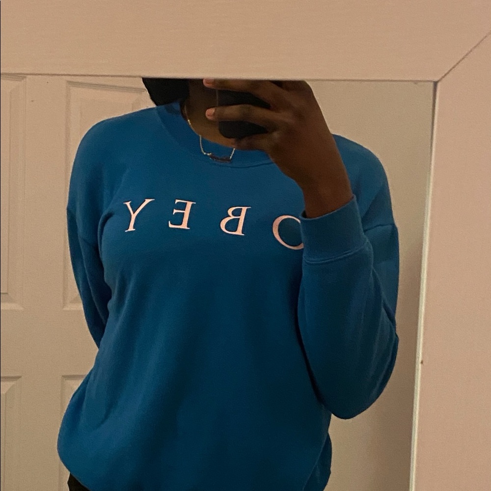 OBEY warm and cute crew neck